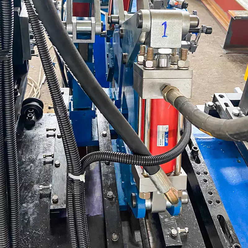 Auto Size Changeable C U Purlin Roll Forming Machine 04