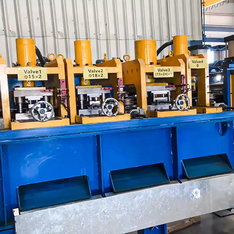 Auto Size Changeable C U Purlin Roll Forming Machine 06